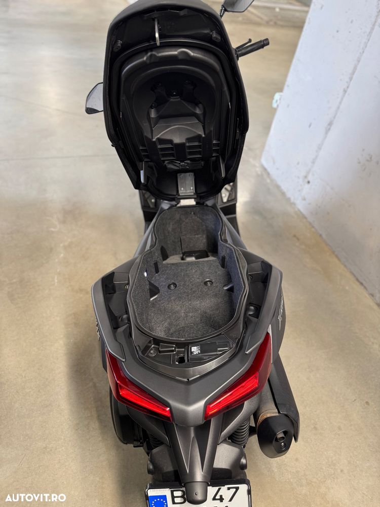Yamaha XMAX 300 - 4