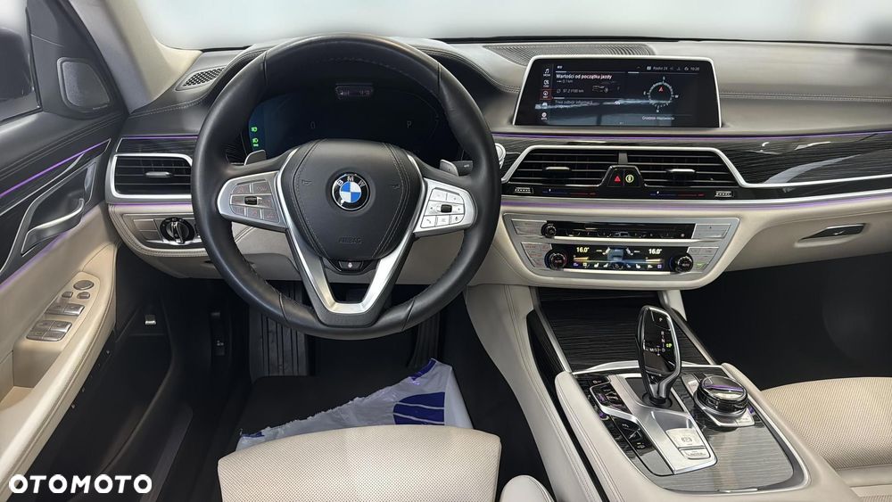 BMW Seria 7 740d xDrive mHEV sport - 14