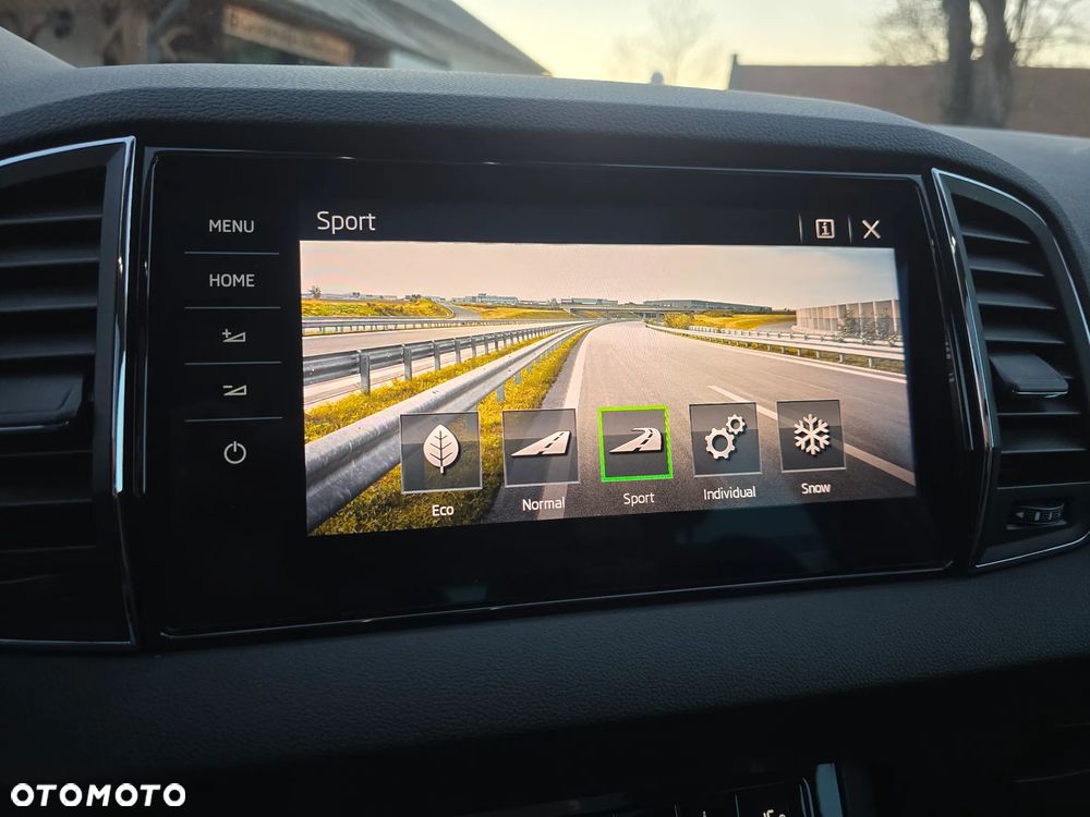 Skoda Karoq 2.0 TDI SCR 4x4 DSG Sportline - 26