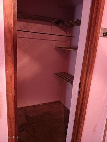 Apartamento T2 C/ Alguma mobília - Grande imagem: 5/8