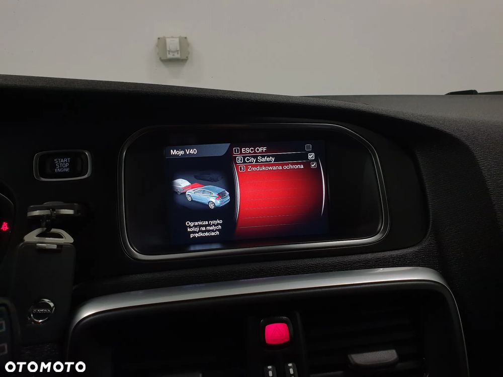 Volvo V40 D4 Inscription - 24