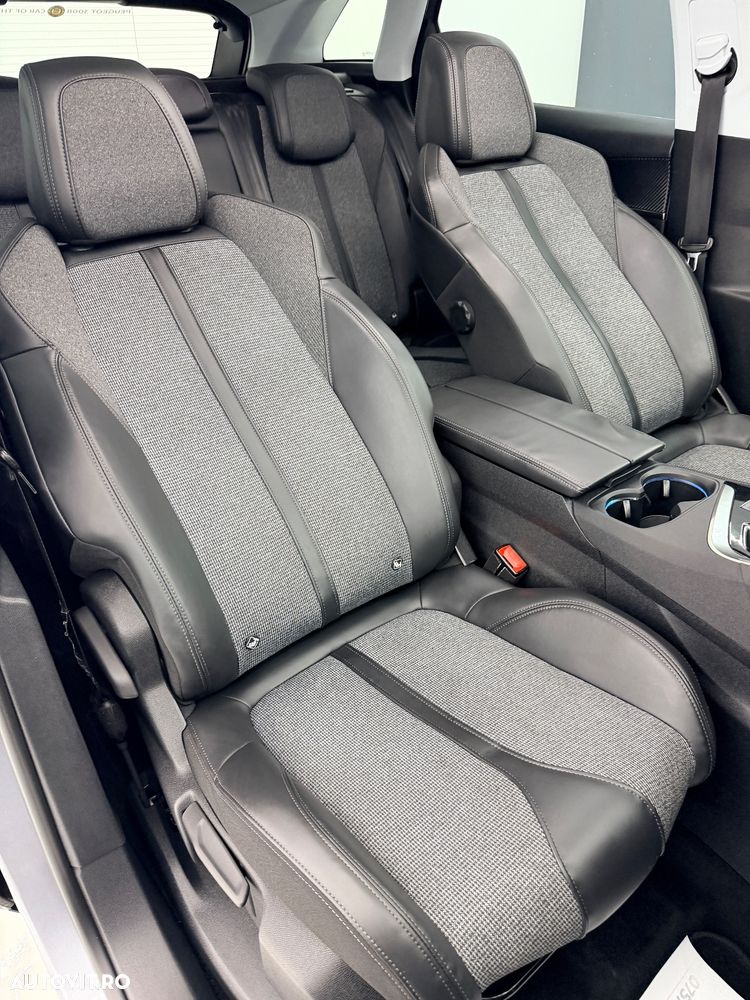 Peugeot 3008 1.2 PureTech Turbo S&S EAT6 Allure - 21