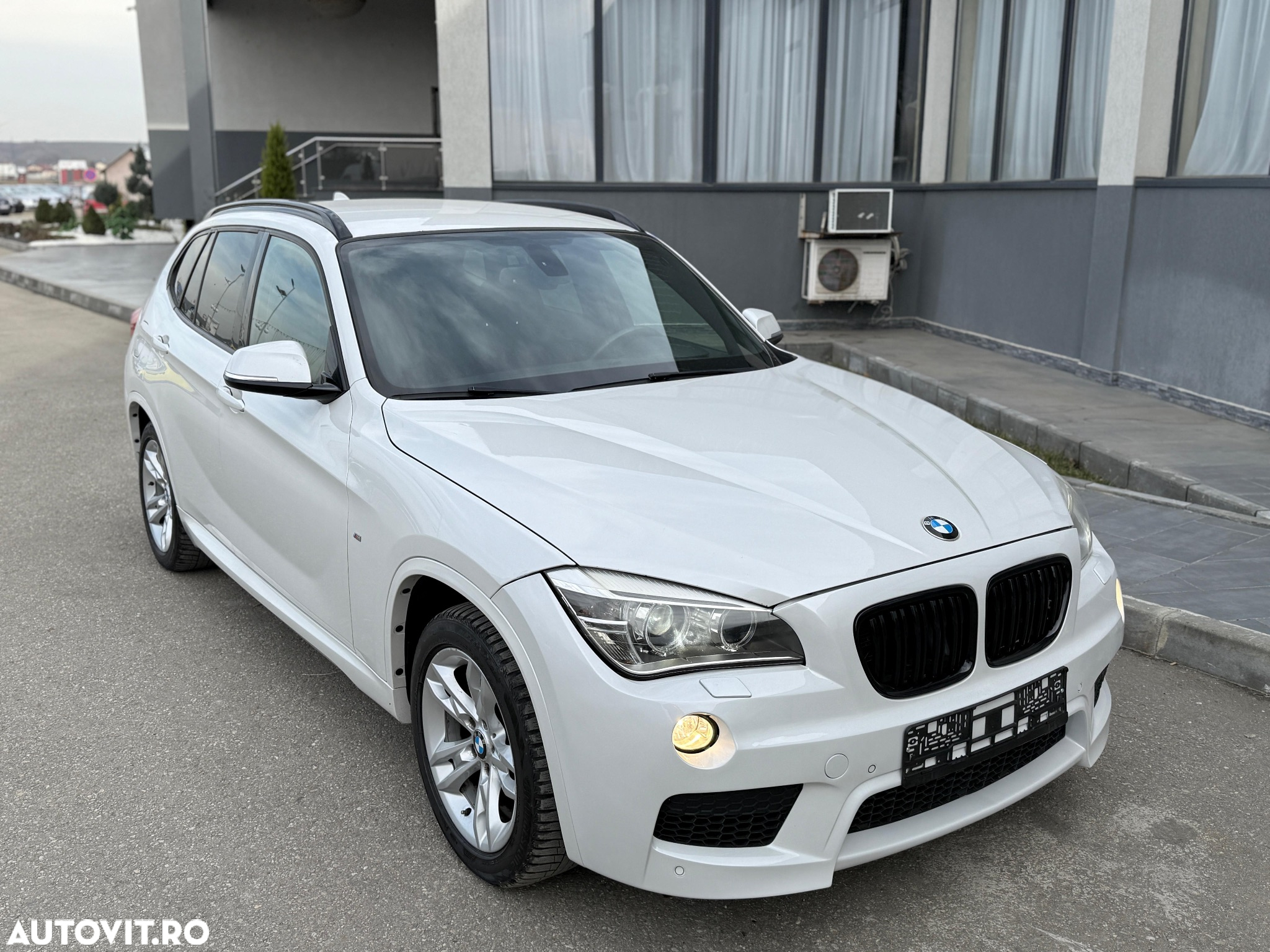 BMW X1 xDrive20d Aut. Sport Line - 2