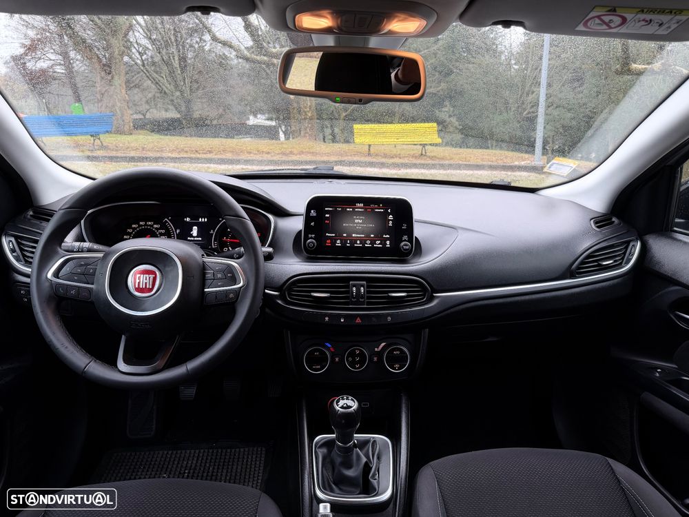 Fiat Tipo Station Wagon 1.3 M-Jet Lounge Tech - 29