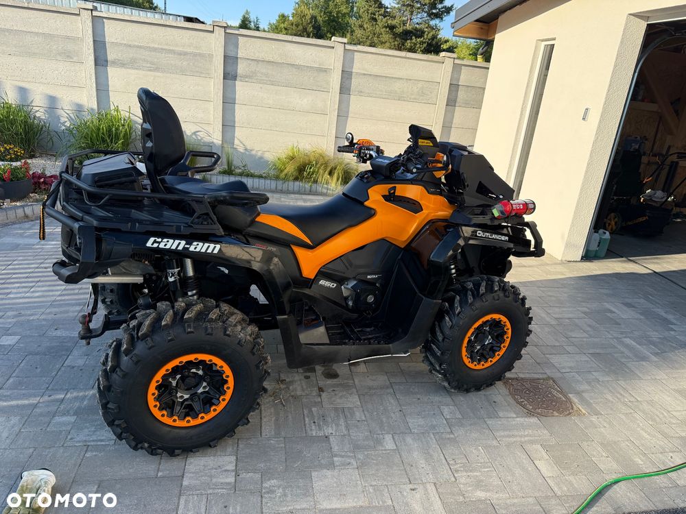 Can-Am Outlander Max - 2