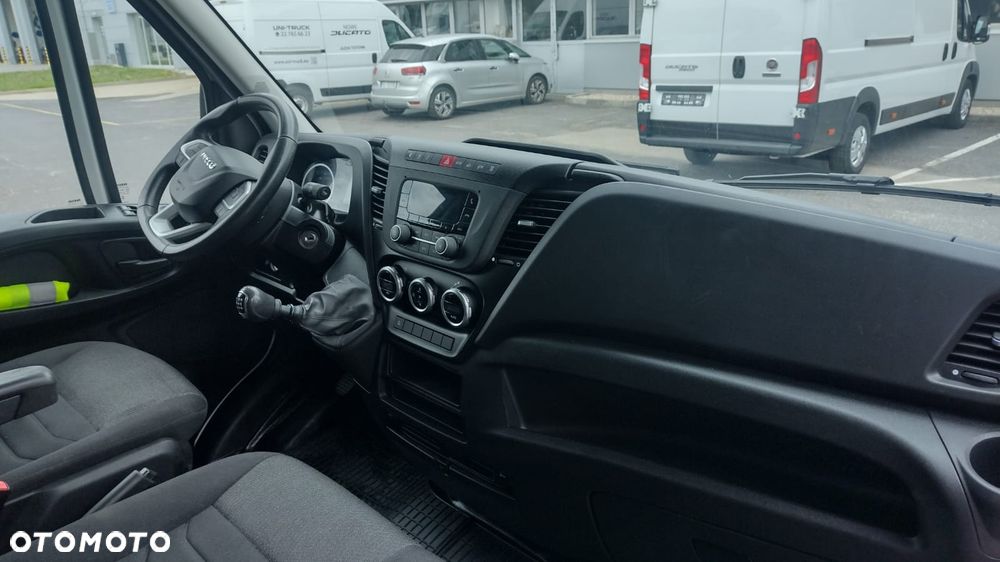 Iveco Iveco Daily 35S18  MIĘDZYNARODÓWKA 10 ep Spanie WEBASTO ASO 3.0 Poduszki 3 osoby - 15
