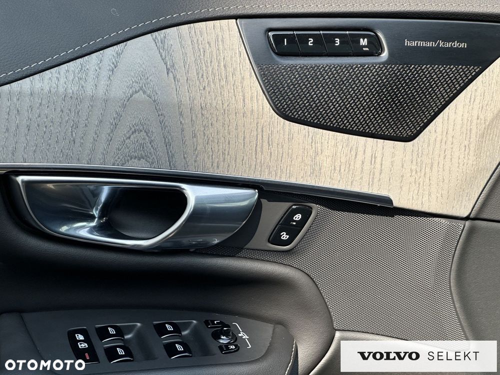 Volvo XC 90 - 25