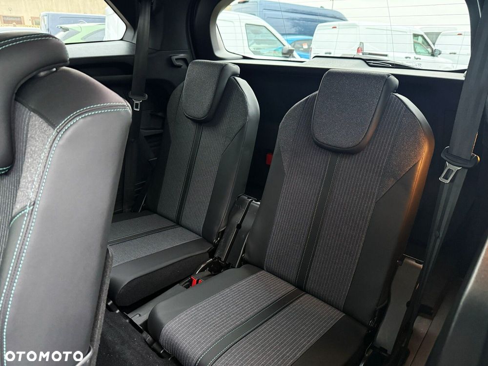 Peugeot 5008 1.2 PureTech Allure S&S EAT8 - 29