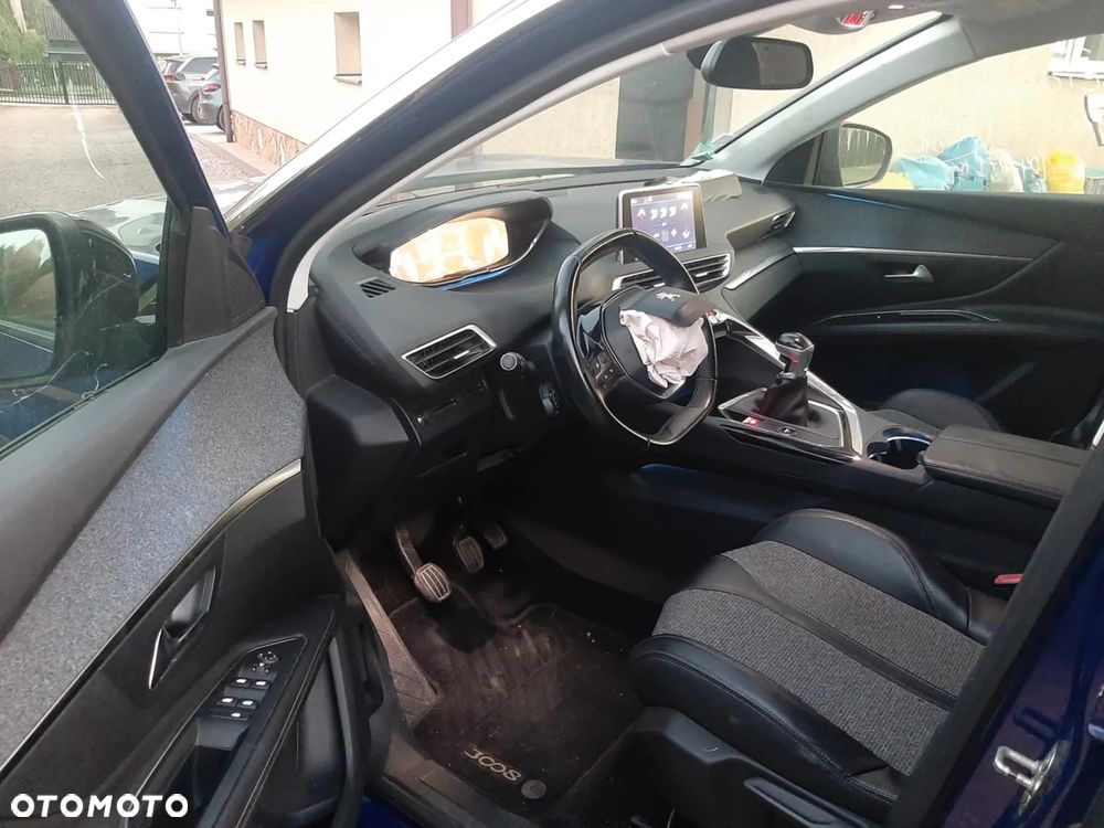 Peugeot 3008 1.2 PureTech Allure S&S - 8