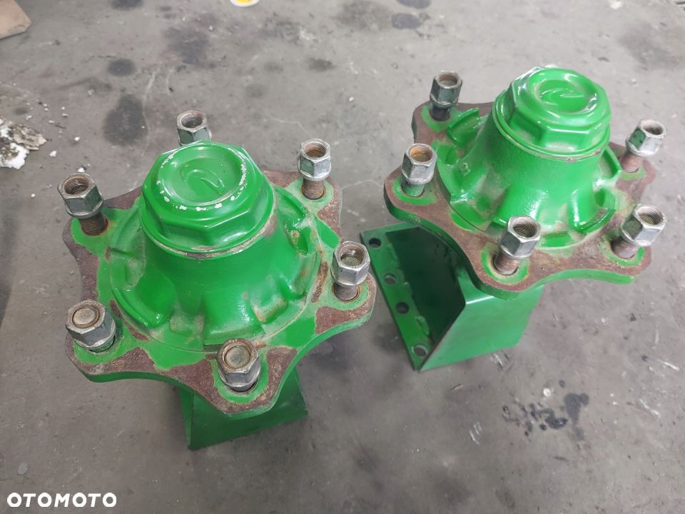 PIASTA KOŁA TYŁ CZOP JOHN DEERE 592 Maxicut 2008R - 1