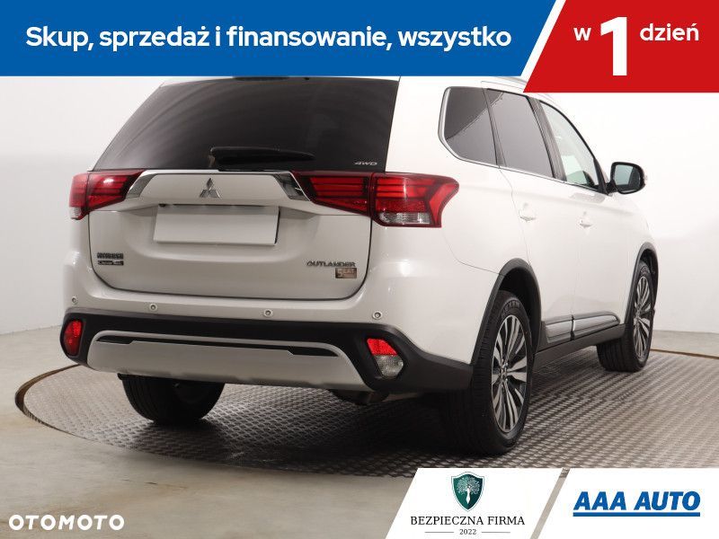 Mitsubishi Outlander - 6