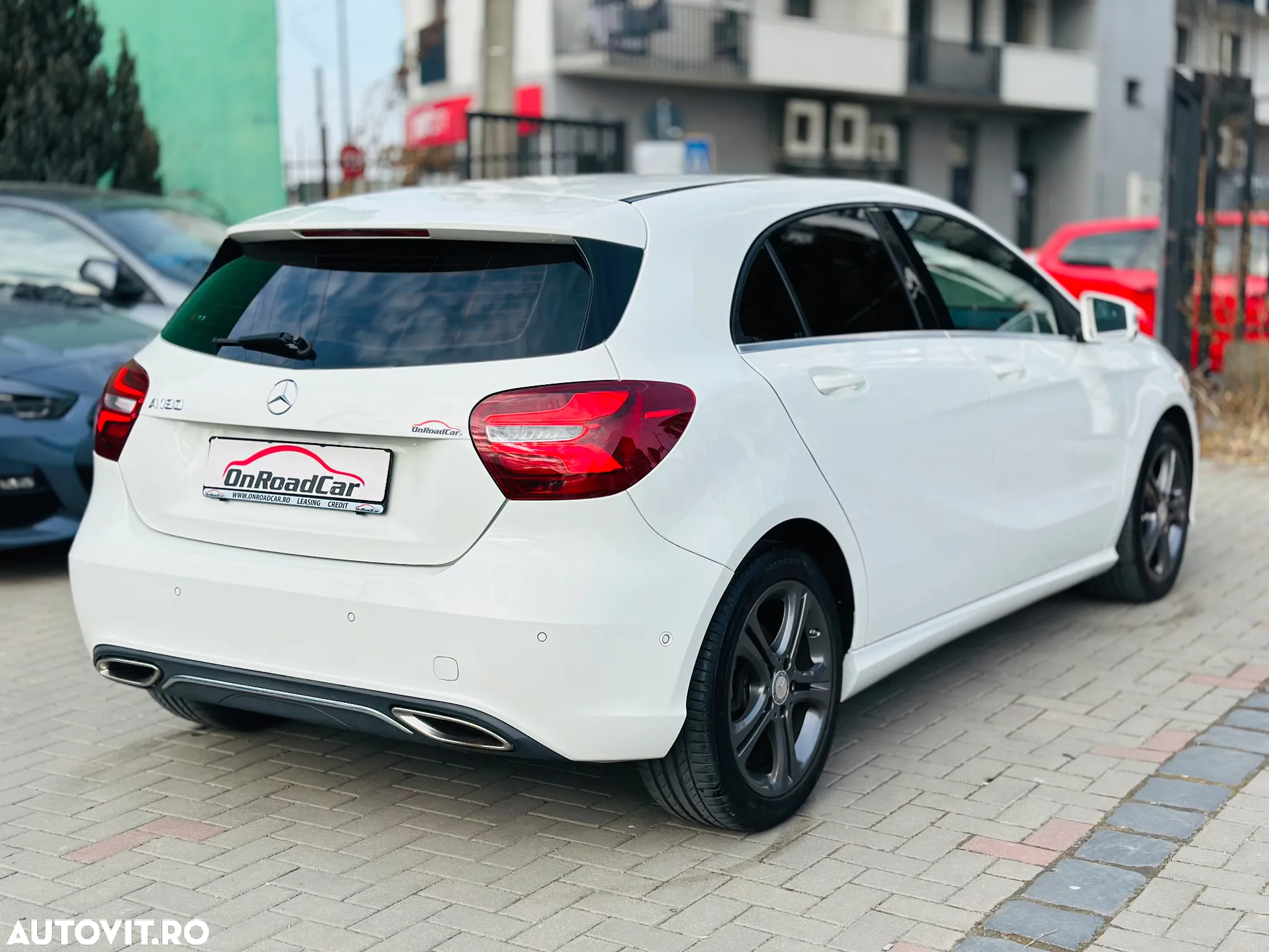 Mercedes-Benz A 180 (BlueEFFICIENCY) 7G-DCT Urban - 2