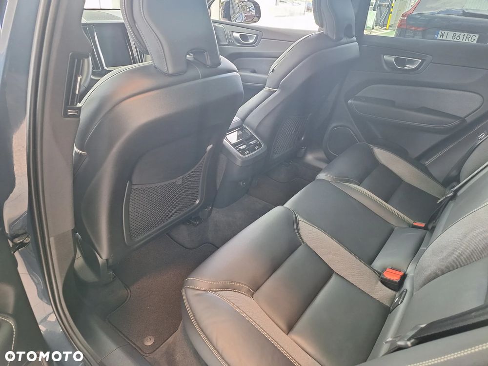 Volvo XC 60 B5 B AWD Ultimate Dark - 15