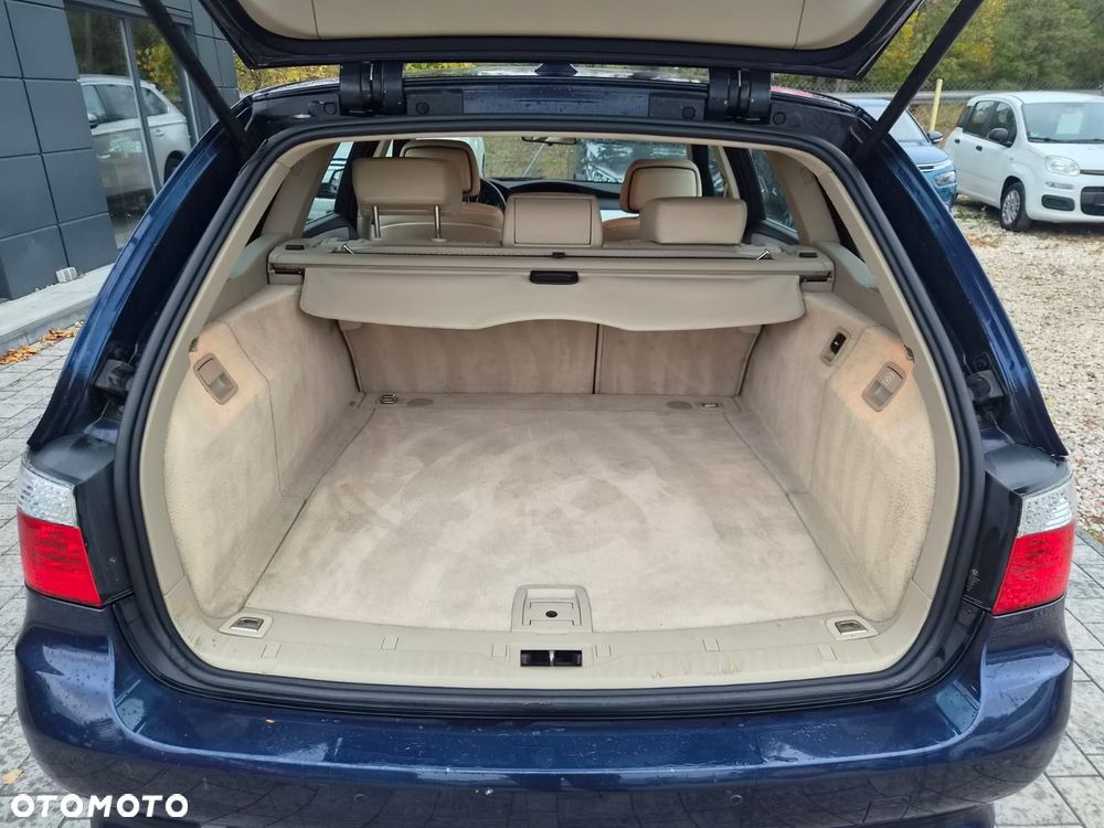 BMW Seria 5 520i - 22