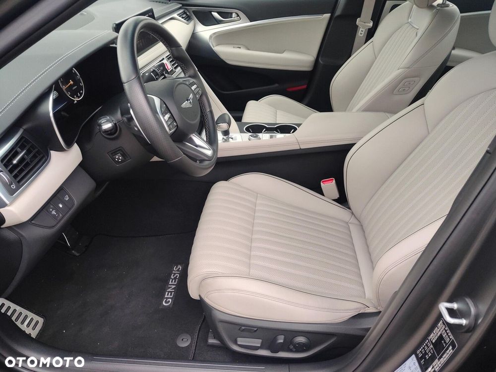 Genesis G70 2.0T Plus RWD 8AT Sport - 14