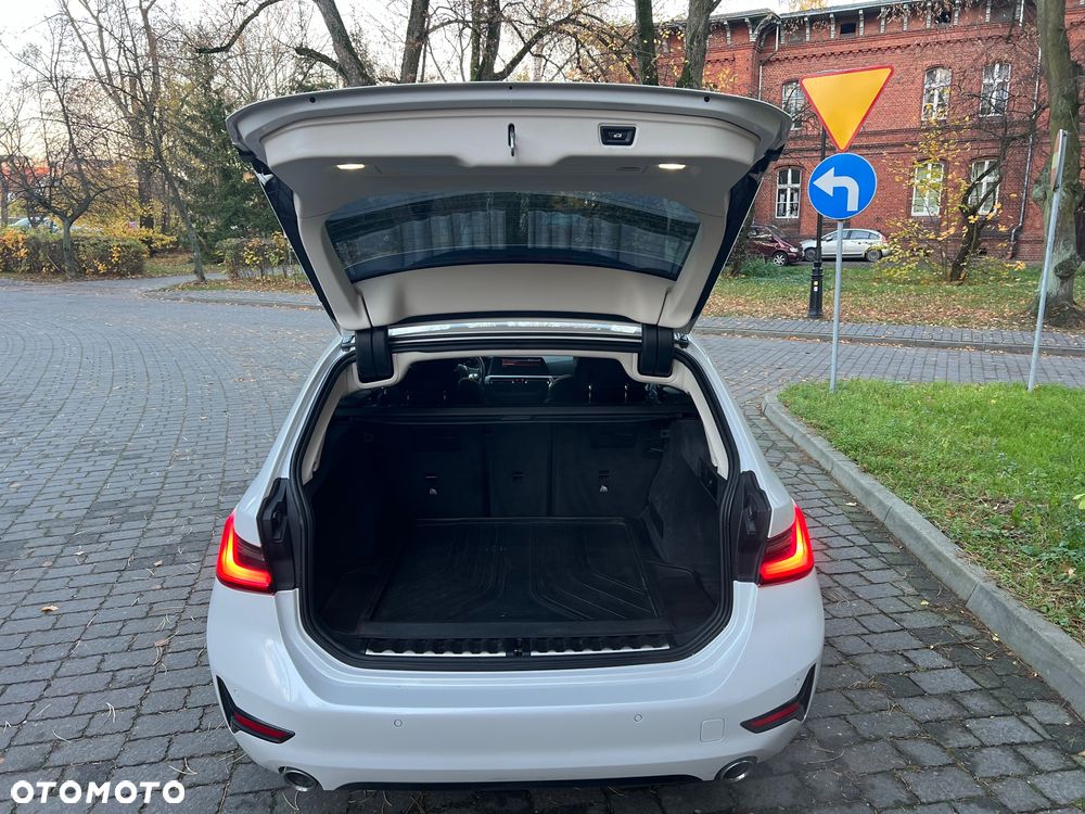 BMW Seria 3 320d Sport Line Shadow - 10