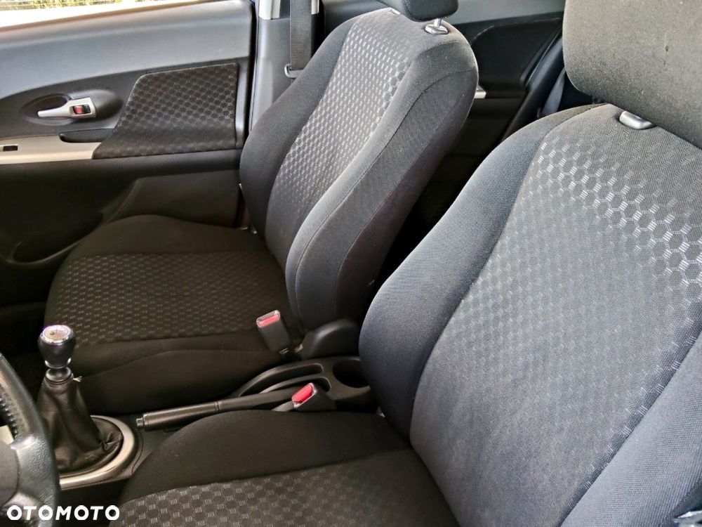 Toyota Urban Cruiser - 8