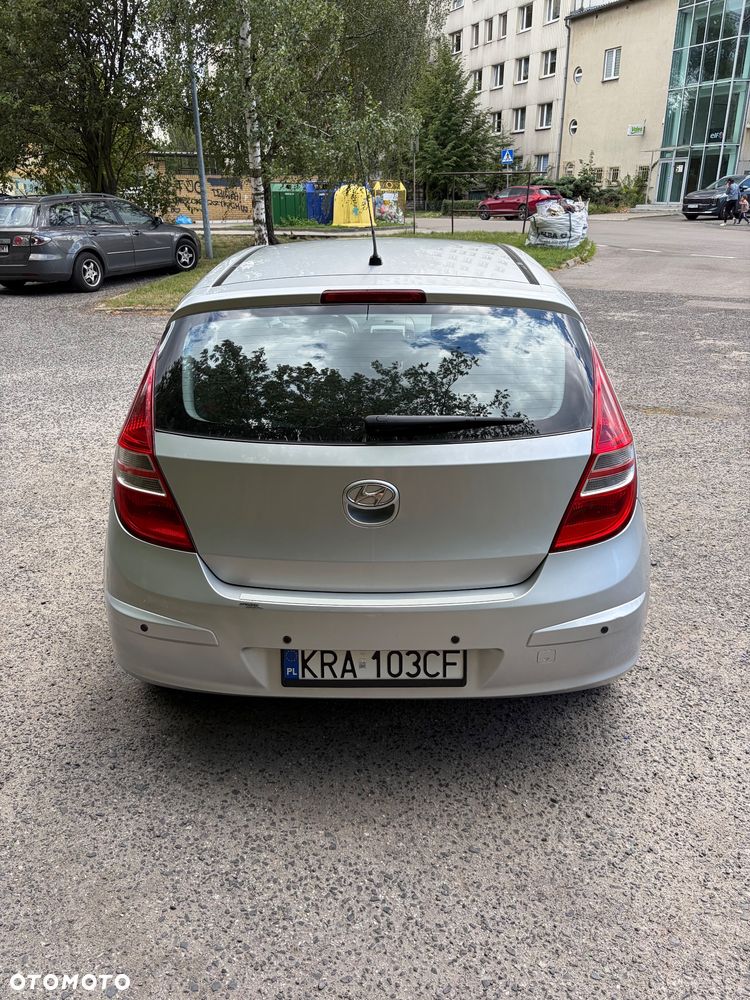 Hyundai i30 1.6 Classic + - 6
