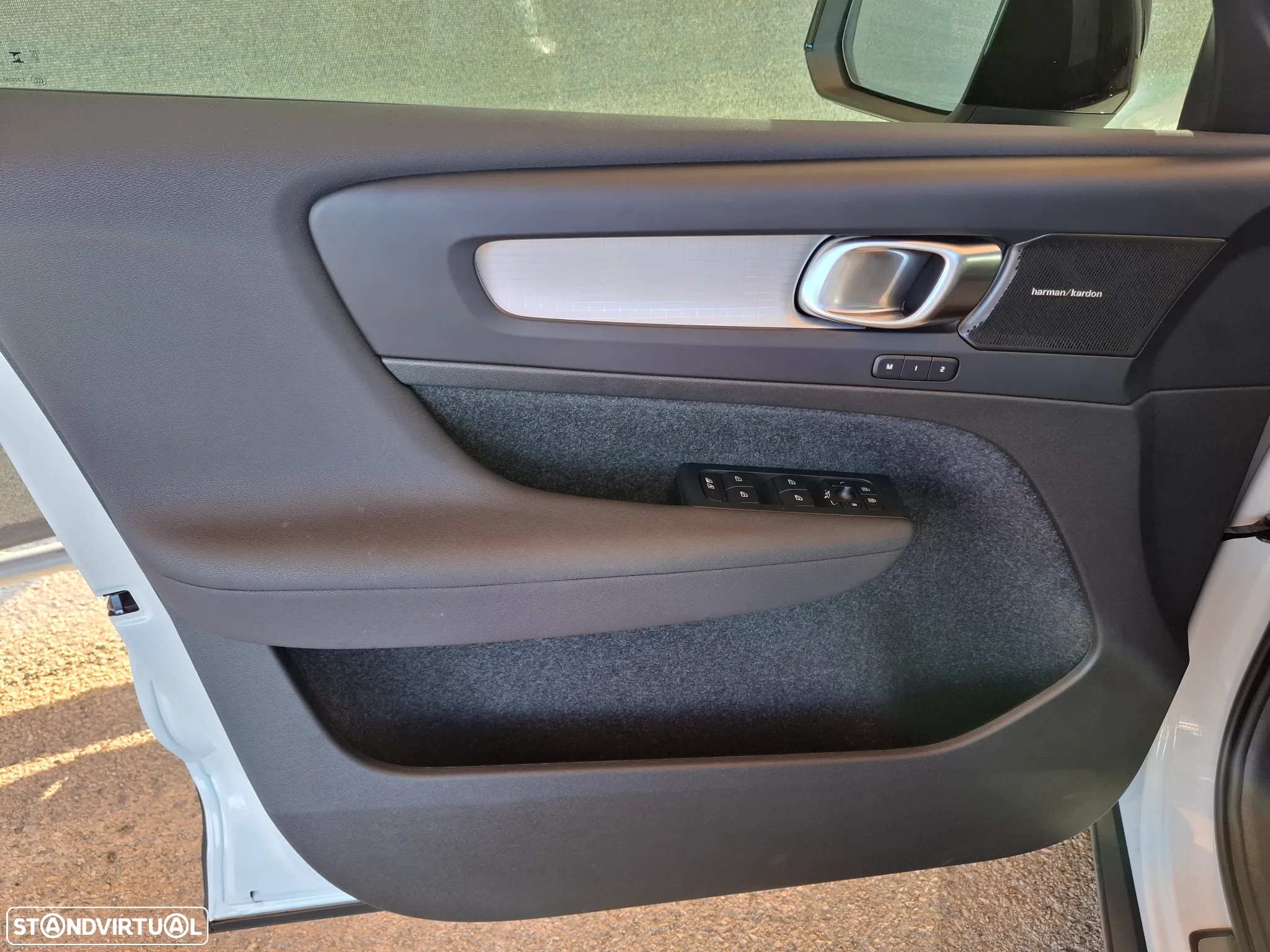 Volvo XC 40 1.5 T2 Plus Dark Auto - 19