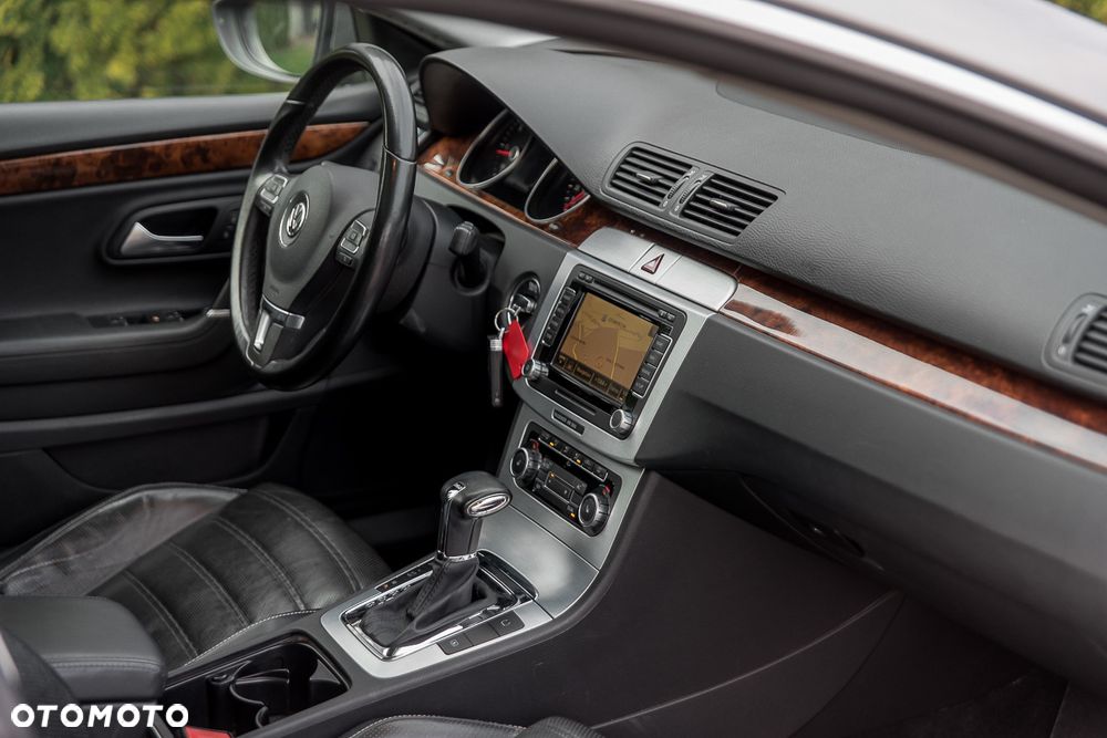 Volkswagen Passat CC - 28