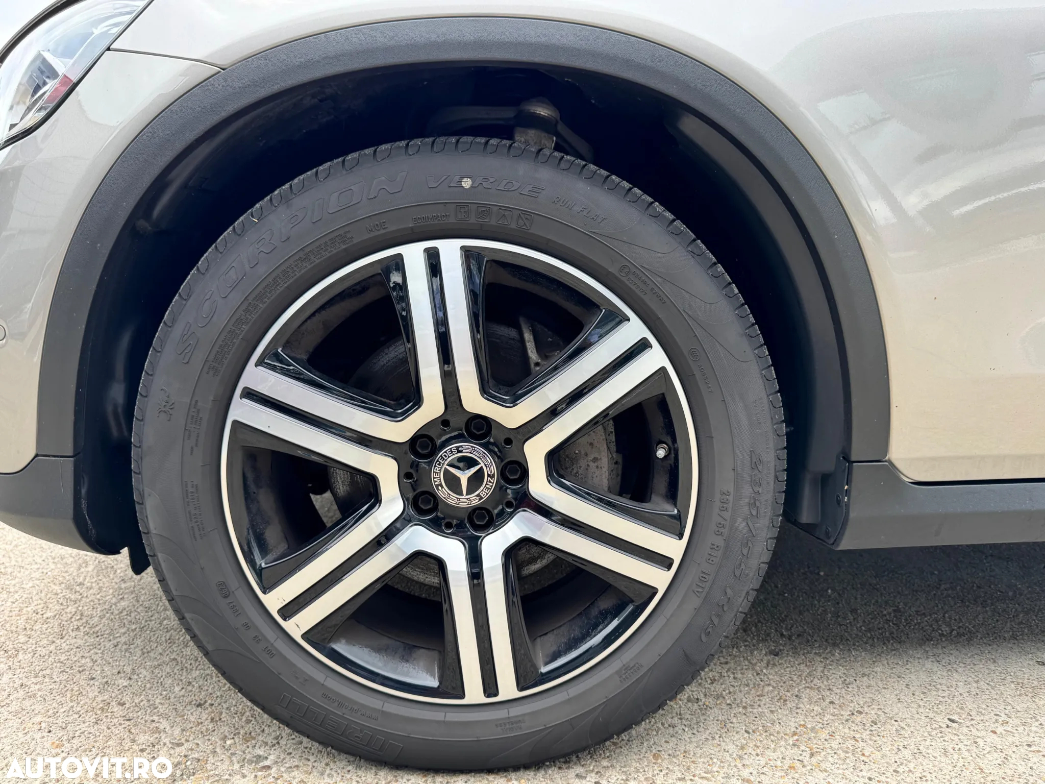 Mercedes-Benz GLC 300 d 4Matic 9G-TRONIC Exclusive - 25