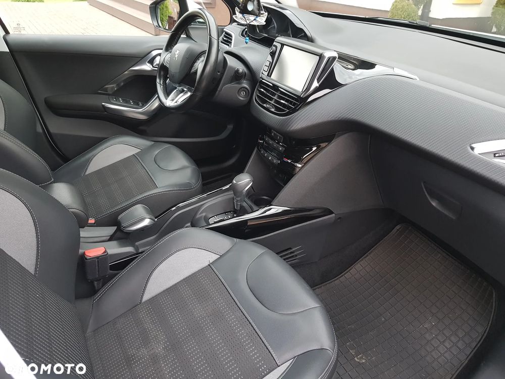Peugeot 2008 PureTech 110 Stop&Start EAT6 Crossway - 14