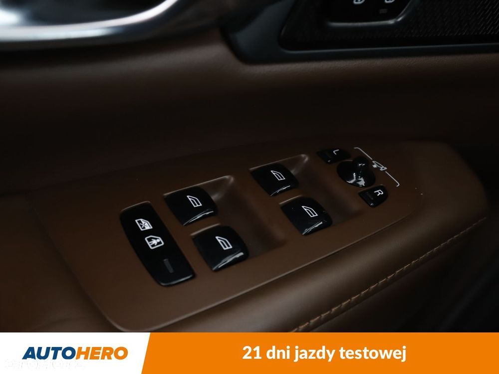 Volvo V90 Cross Country - 30