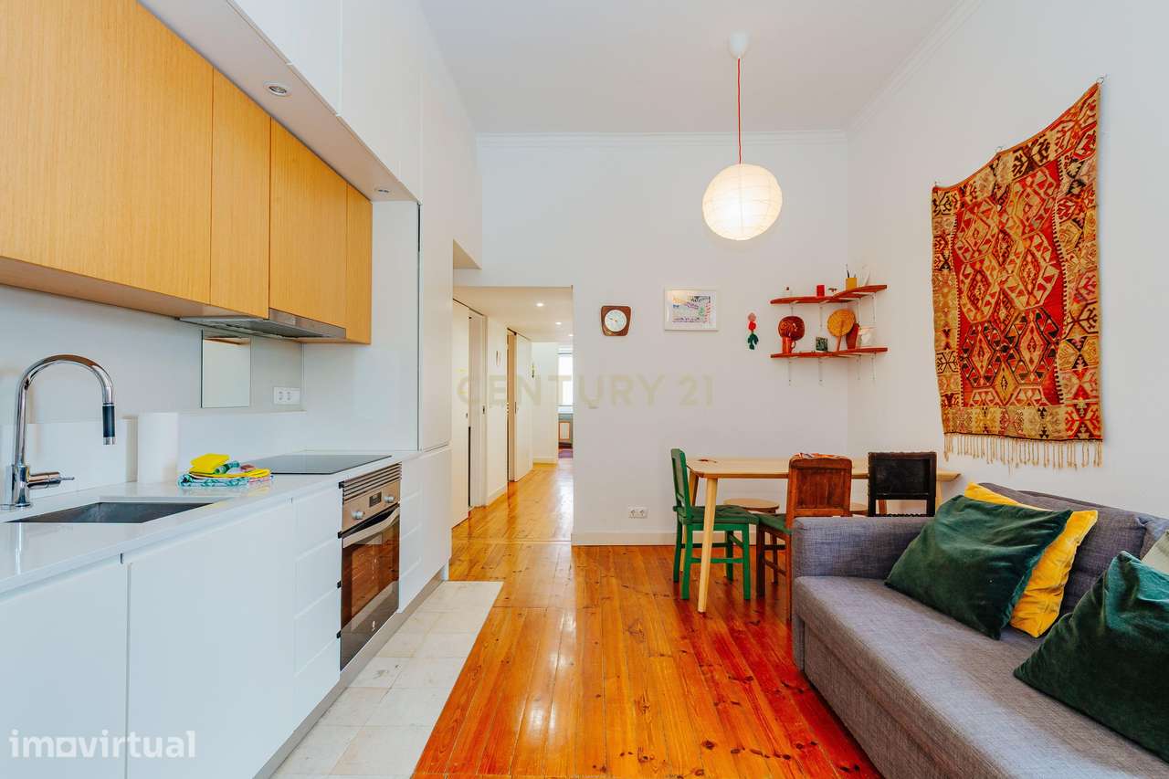 Apartamento T2 Renovado à Venda em Santo António | Alpendre Privativo - Grande imagem: 3/19