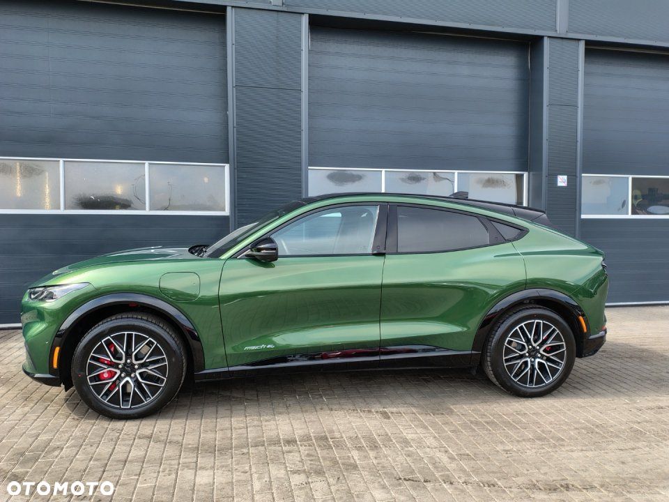 Ford Mustang Mach-E - 4