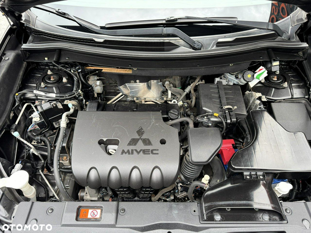 Mitsubishi Outlander 2.0 Intense + 4WD CVT - 36