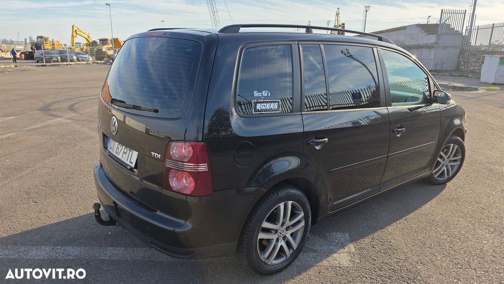 Volkswagen Touran - 15