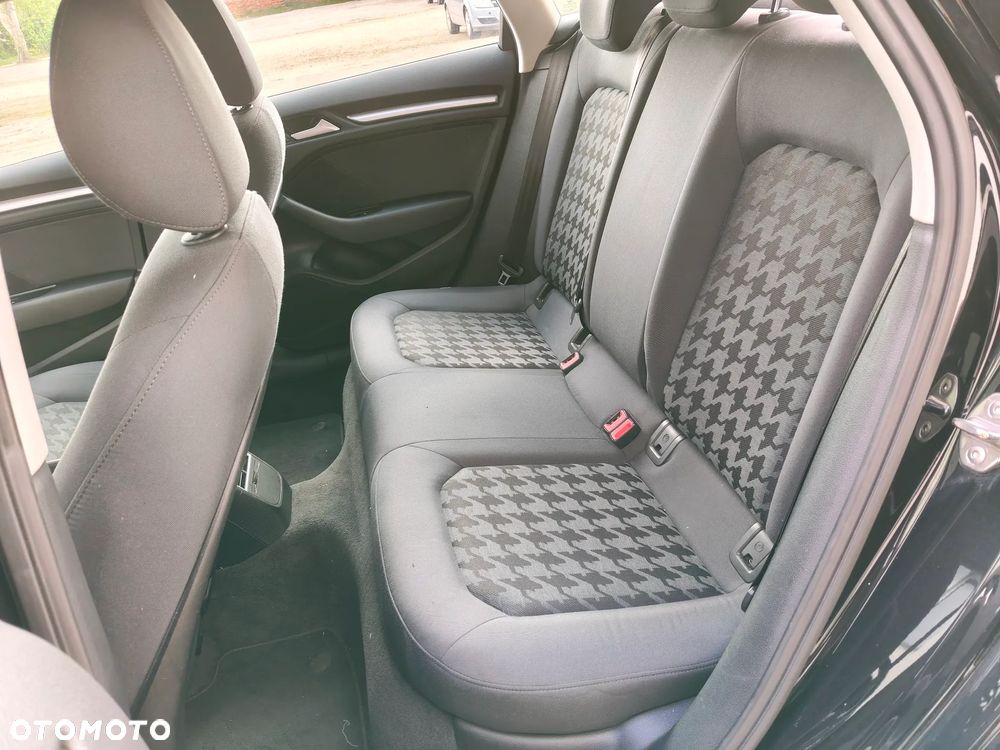 Audi A3 Sportback 1.4 TFSI S tronic Ambiente - 17