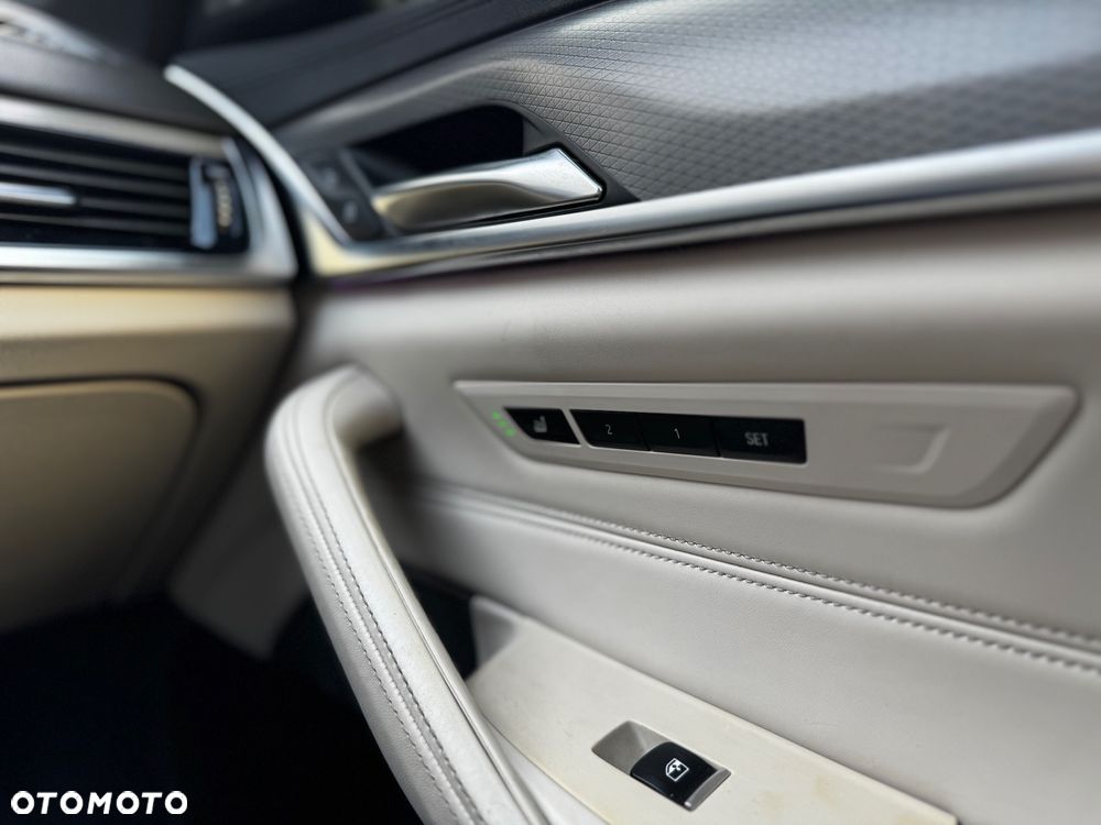 BMW Seria 5 525d M Sport sport - 19