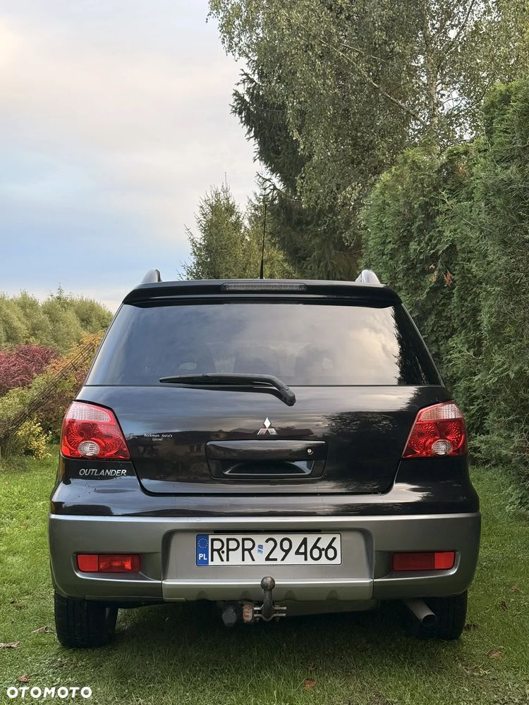 Mitsubishi Outlander 2.0 Intense DAKAR - 14