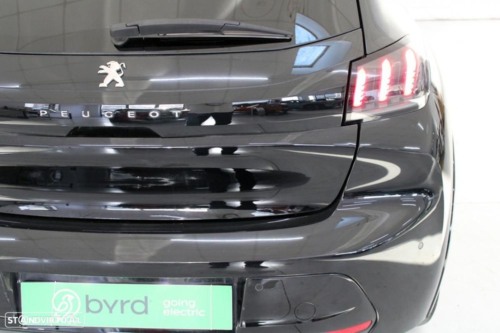 Peugeot e-208 Allure - 6