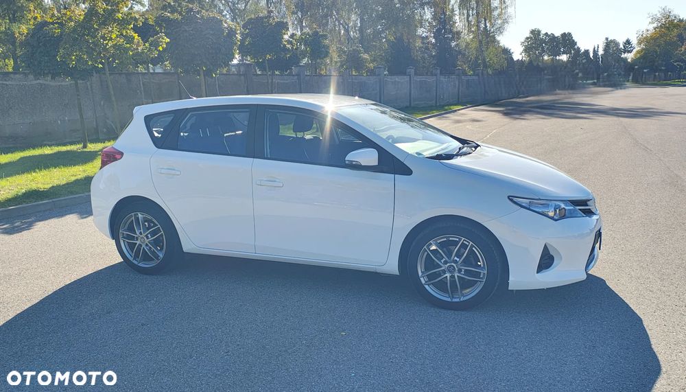 Toyota Auris - 10