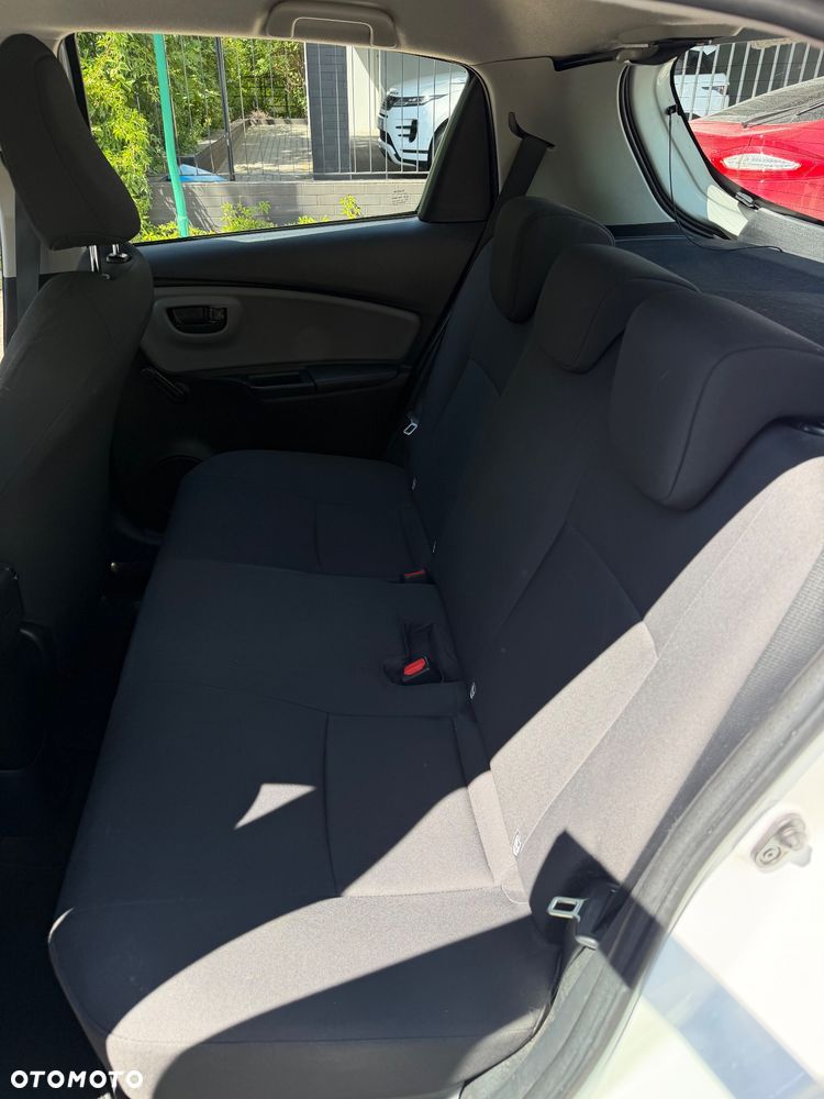 Toyota Yaris Hybrid 100 Active EU6 - 12