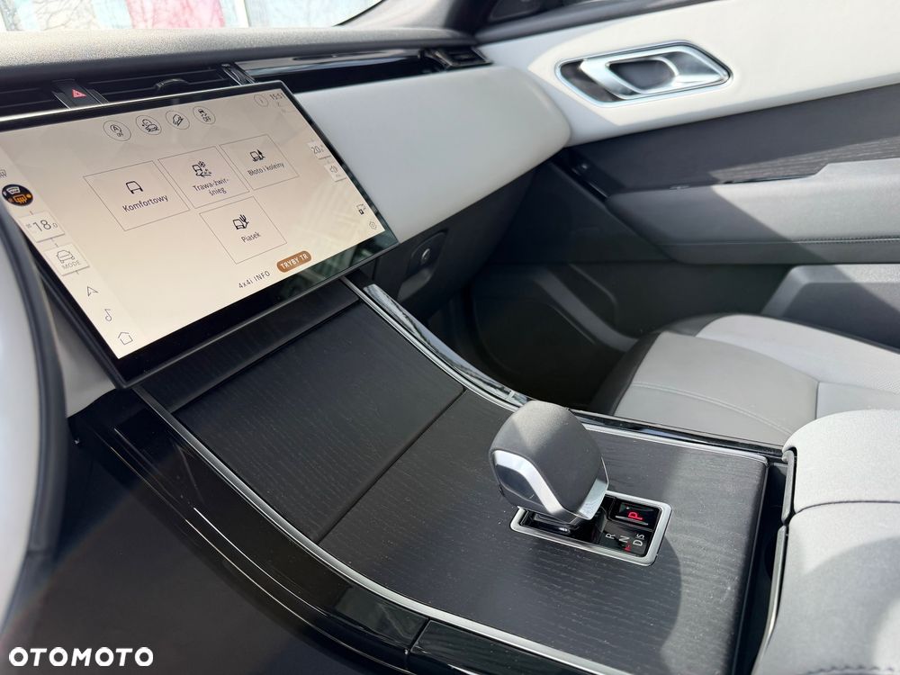 Land Rover Range Rover Velar 2.0 P250 R-Dynamic SE - 31