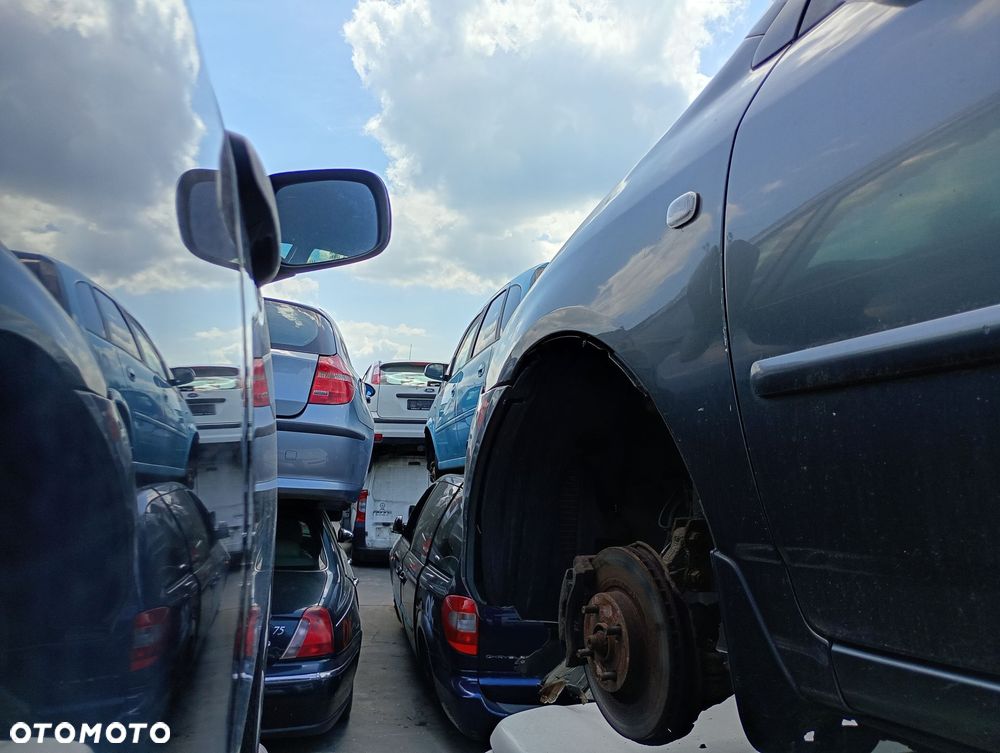 TOYOTA COROLLA E12 KOMBI LIFT 04-07 1.4 D4D RADIO CD ORYGINALNE - 18