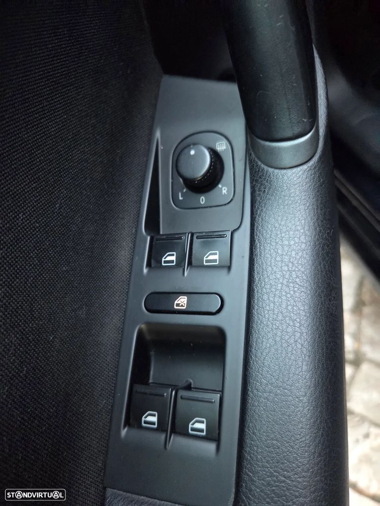 VW Passat 1.6 TDI Confortline - 41