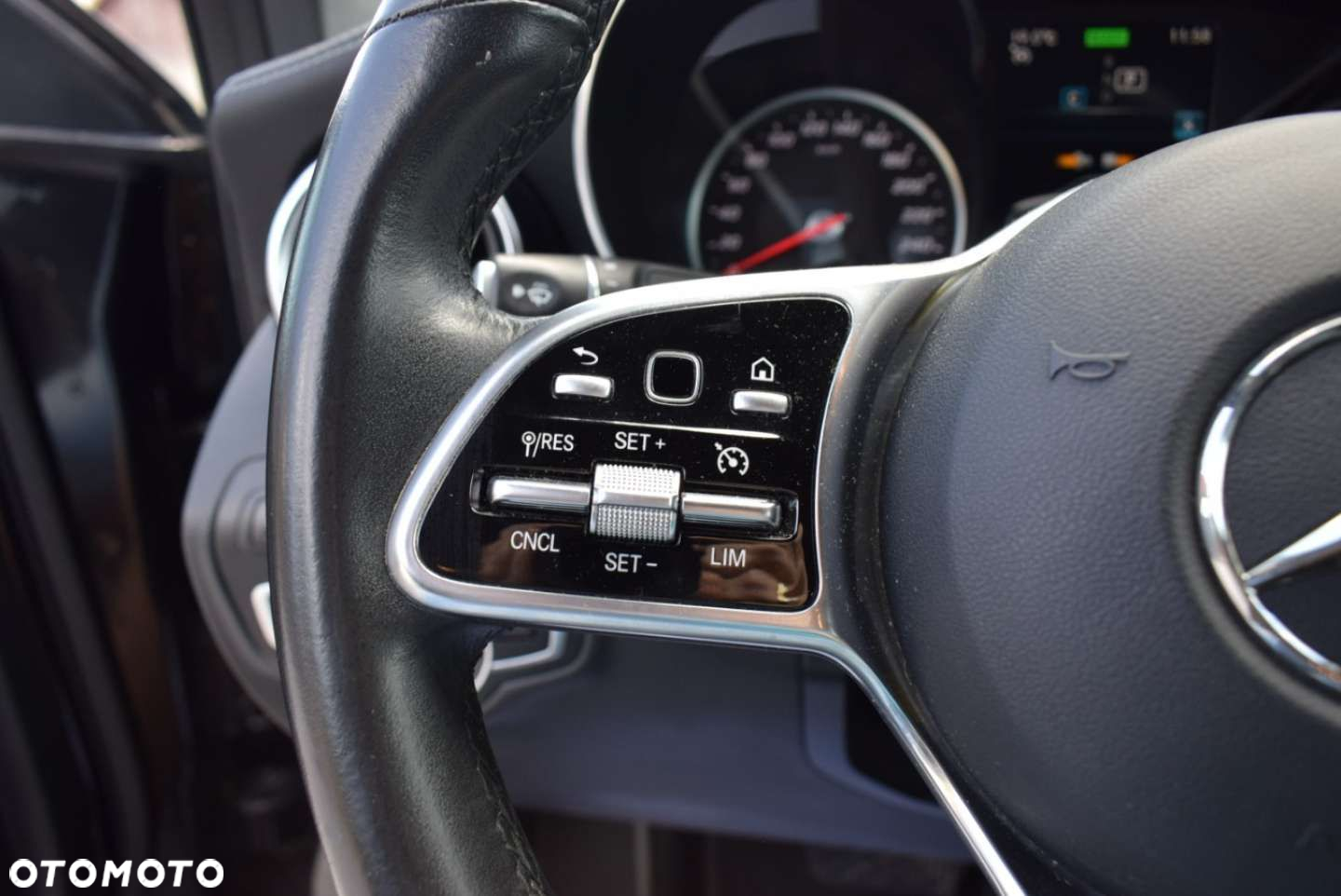Mercedes-Benz GLC - 29