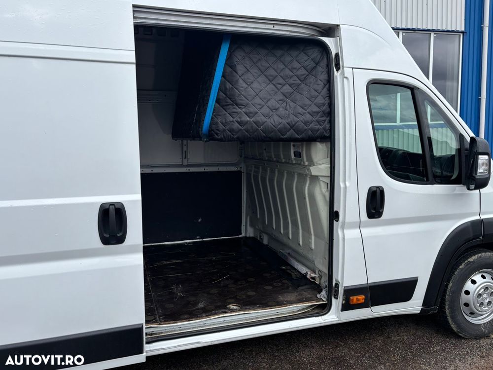 Peugeot Boxer, an 2022, L4H4 - 12