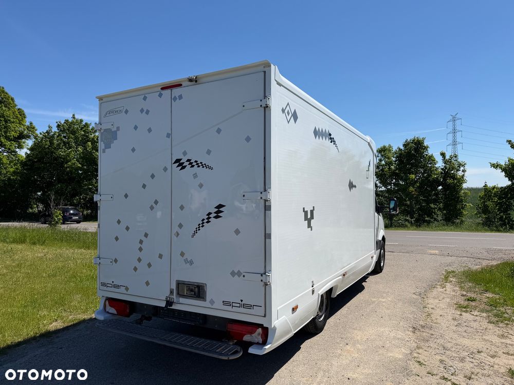 Mercedes-Benz Sprinter - 9