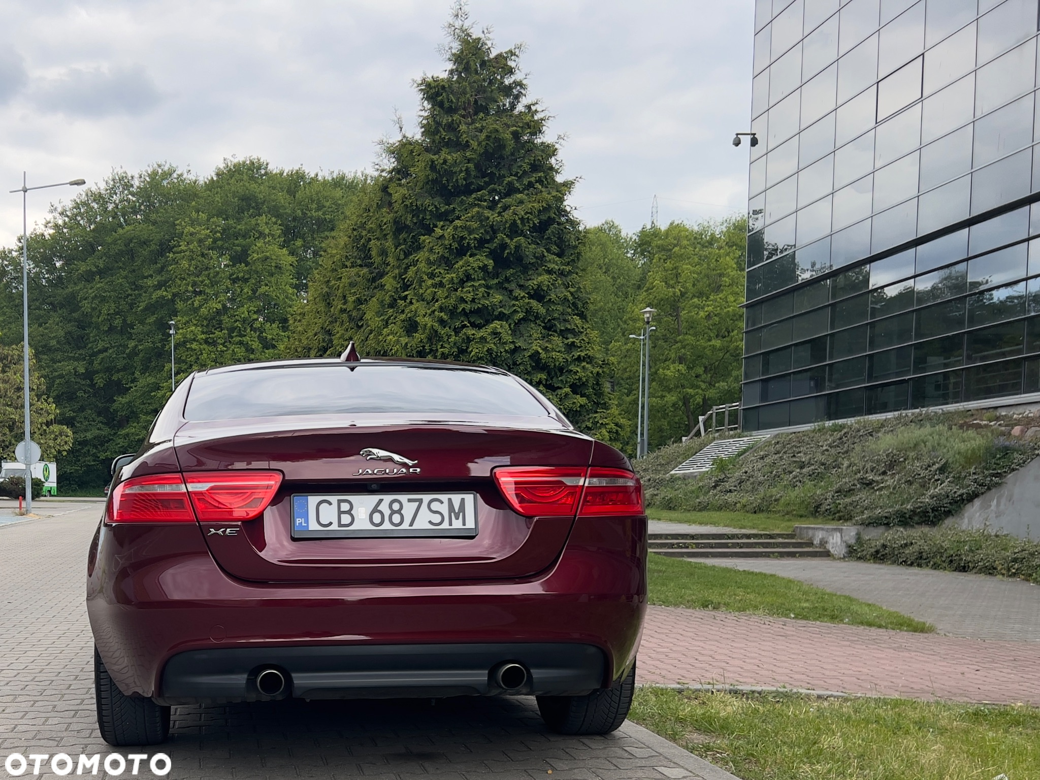 Jaguar XE 2.0 T Prestige - 4