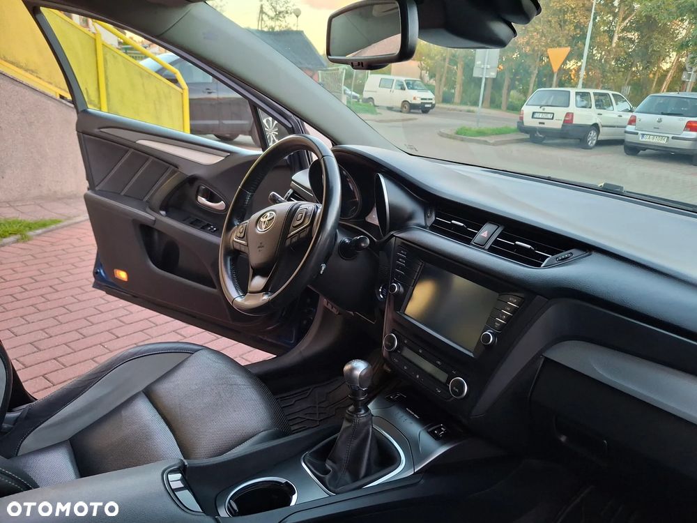 Toyota Avensis 2.0 D-4D Premium - 30