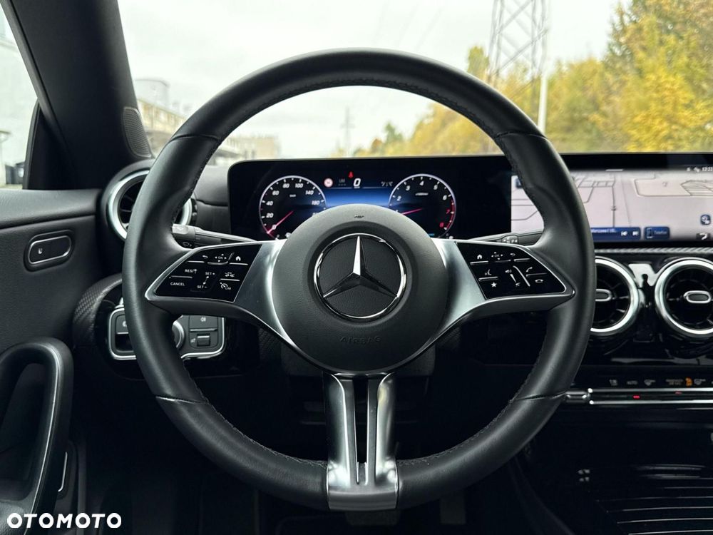 Mercedes-Benz CLA - 21
