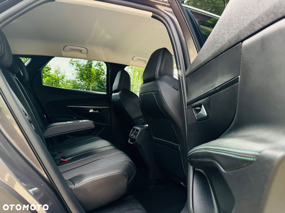 Peugeot 3008 BlueHDi 130 Stop & Start EAT8 Allure - 32
