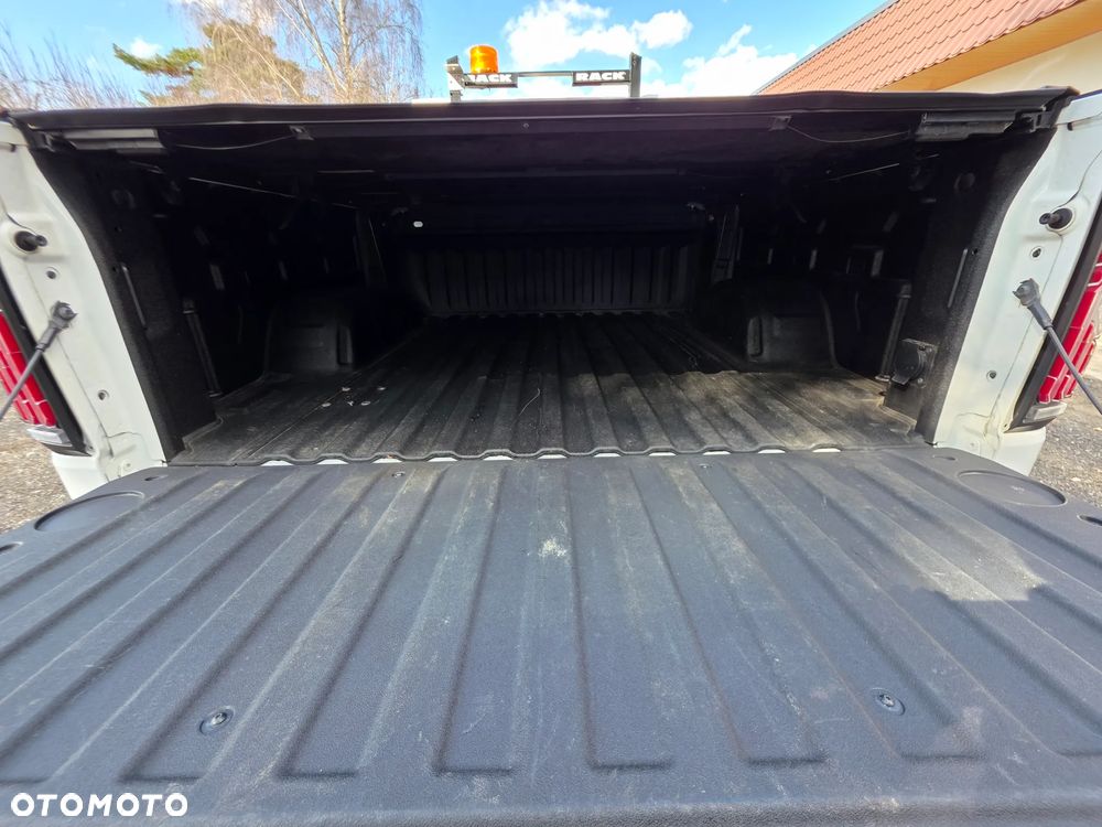 Chevrolet Silverado - 18