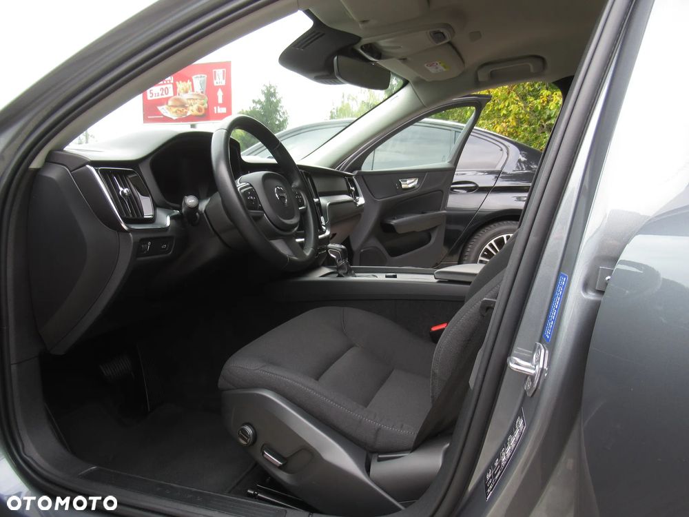 Volvo V60 T4 Momentum - 5