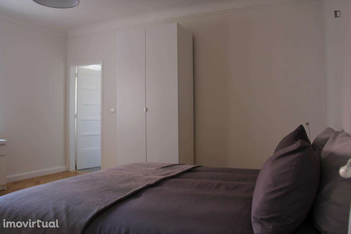 Quarto - localizado em Roma-Areeiro Lisbon - Grande imagem: 2/20